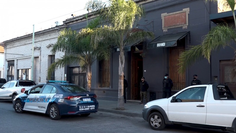 Tras el allanamiento Brandi reabre con m�s medidas de seguridad